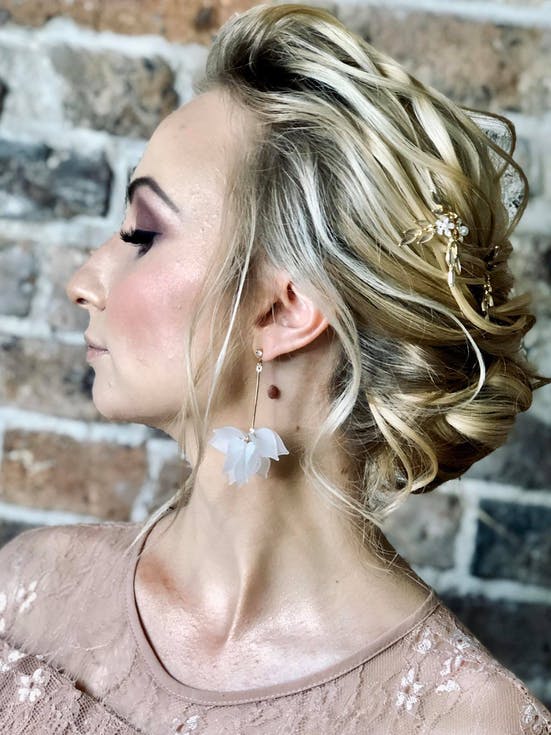 Modne Fryzury Na Wesele Top 20 Ciekawych Inspiracji Na Fryzury Weselne Hair Styles Wedding Hair Trends Wedding Ponytail Hairstyles