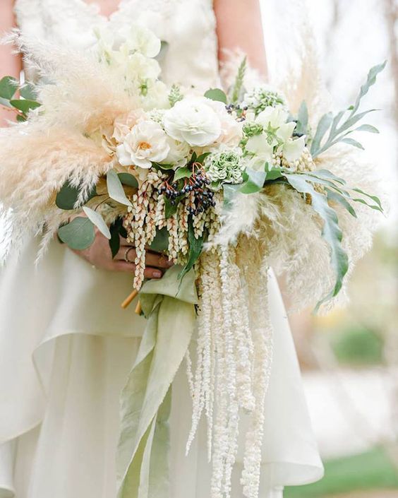 Bukiet ślubny 2025 | 15 najmodniejszych kwiatów do wiązanki + ceny 💐