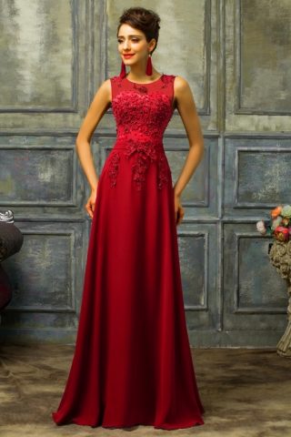 czerwona sukienka na wesele