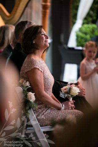 Sukienki na wesele dla mamy Panny Młodej - Anna and Spencer Photography