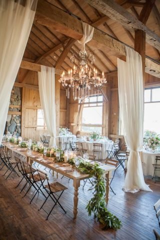 Rustykalne wesele w stodole